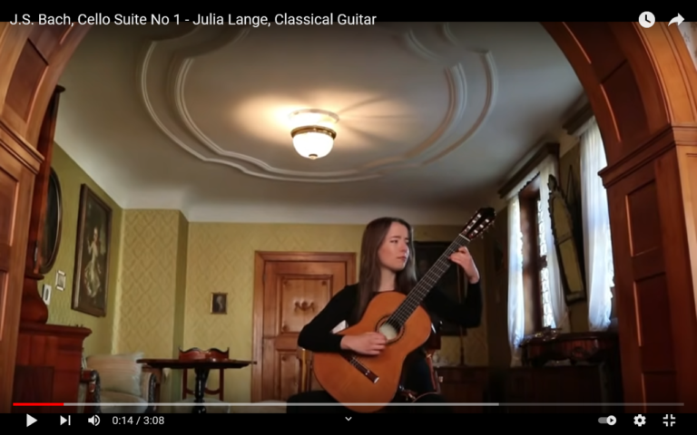 Julia Lange spielt die Cello Suiten No 1