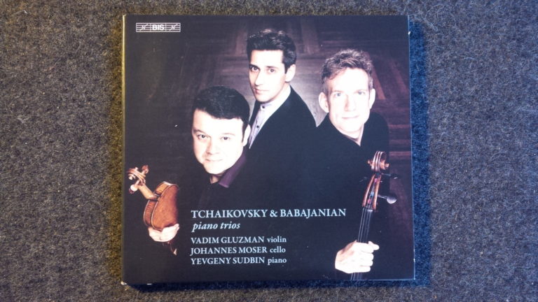 Mein Musiktipp: Tchaikovsky, Babajanian, Schnittke, „Piano Trios“ mit Gluzman, Moser und Sudbin