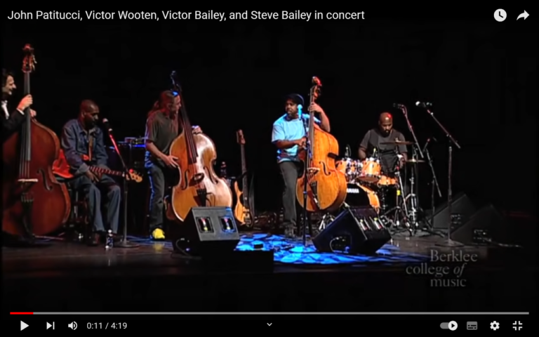 Und noch einmal Bassgiganten: John Patitucci, Victor Wooten, Victor Bailey und Steve Bailey – akustisch!