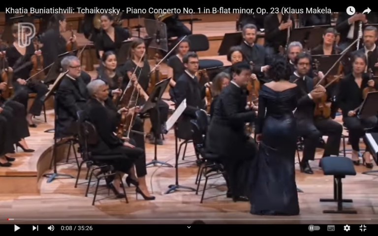 Khatia Buniatishvili mit Tschaikowsky 1. Klavierkonzert in B-Moll , Op. 23