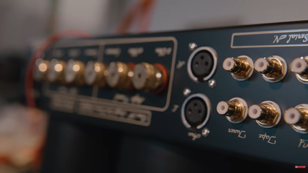 Ein toller Bericht über die großartige italienische Röhrenverstärkermanufaktur